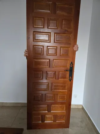 Puerta de Madera Maciza