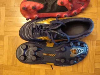 Botas de fútbol varios modelos.