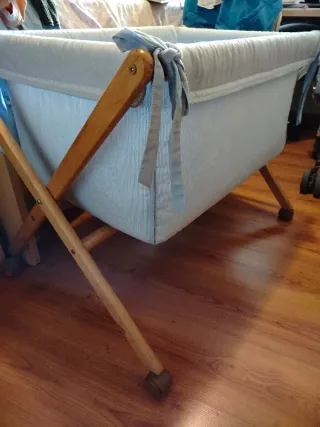 Mini cuna con ruedas