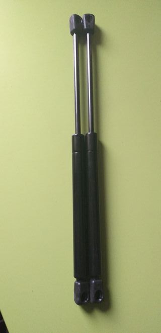 Maserati resortes para capó.