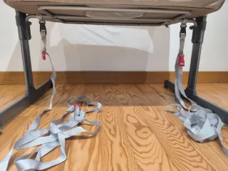 Cuna de colecho Chicco Next2me con complementos.