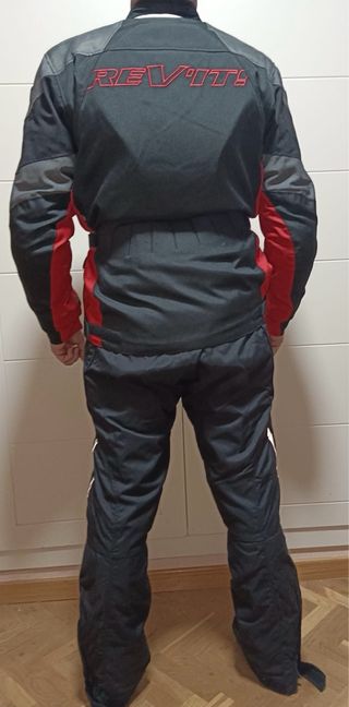 Conjunto chaqueta pantalón revit talla L