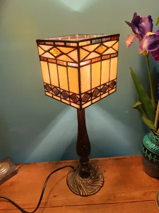 Lámpara de mesa / escritorio en Tiffany