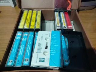 Lote 20 Cassettes Orquestas + Maletín Vintage