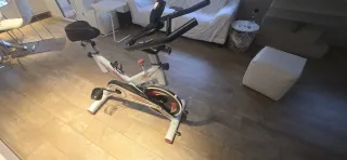 Bicicletta statica tipo spinning