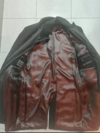 Abrigo negro talla L ajustada