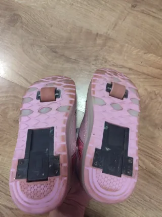 Zapatillas para niña con ruedas y luces Led