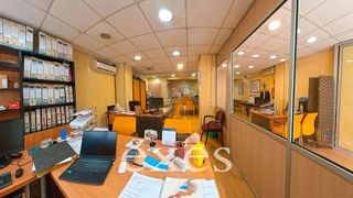 Local comercial en venta en Navas en Barcelona