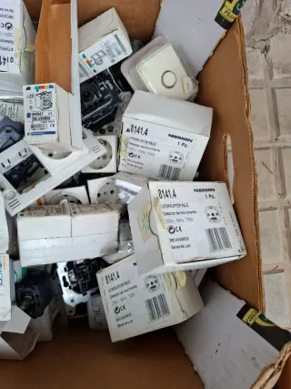 Lote material electricidad