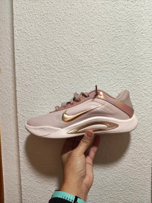 T39 Nike A' ONE  Oro Blanco