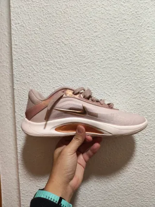 T39 Nike A' ONE  Oro Blanco