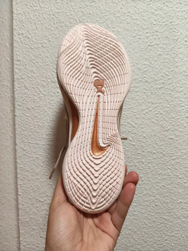 T39 Nike A' ONE  Oro Blanco