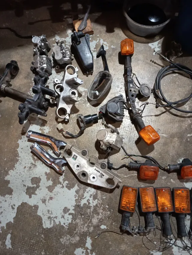 Despiece varios honda Suzuki 125 250 400