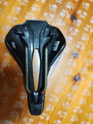 Sillín Prologo Scratch M5 Tirox Negro