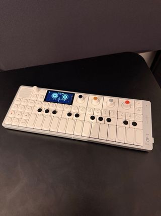 Sintetizador Teenage Engineering OP-1 Field