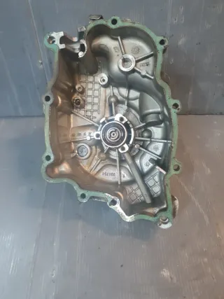 Tapa bomba de agua piaggio