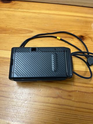 Cámara Canon AF35J roja