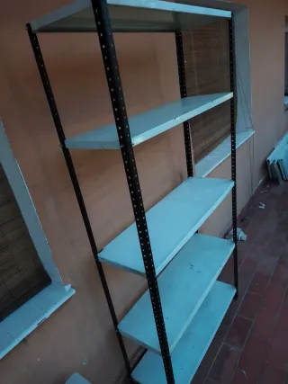 3 Estanterías Metálicas