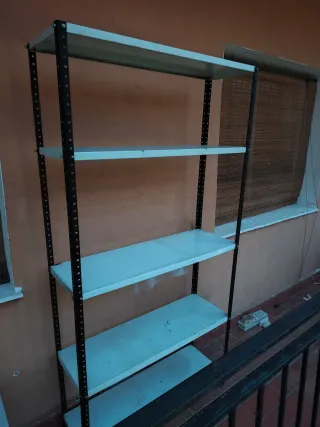 3 Estanterías Metálicas