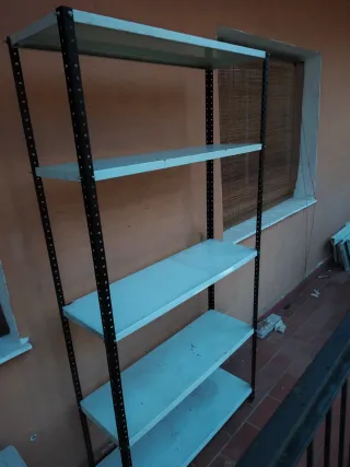 3 Estanterías Metálicas