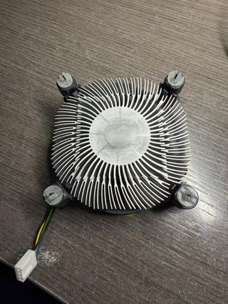 Intel Core 2 Duo E8400 + Cooler Intel Delta 0.60A