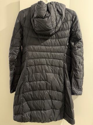 Chaqueta Uniqlo larga femenina con capucha