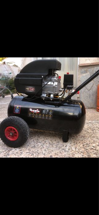 Compresor de aire marca Cevik , modelo Pro de 50 l