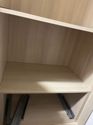 Armario abierto madera claro