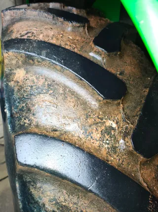 Neumáticos traseros tractor 460/85R34