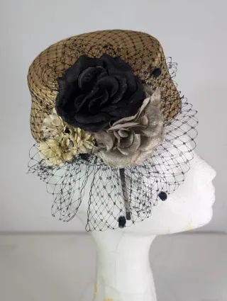 Tocado Fiesta/Boda Negro y Dorado