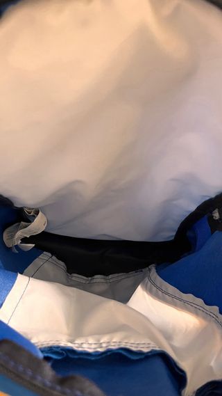 Mochila Quechua Azul y Negra