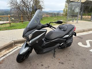 Yamaha XMAX 400