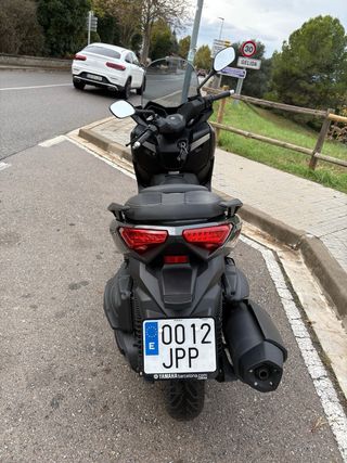 Yamaha XMAX 400