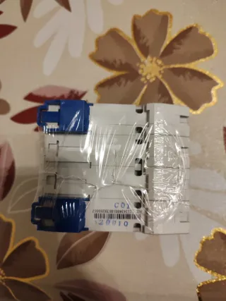 Interruttore magnetotermico CHINT NB1-63 D10 32A