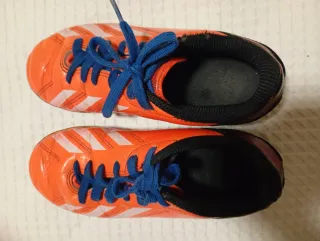 Tenis niño futbol sala