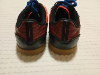 Tenis niño futbol sala