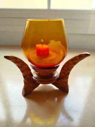 Candelabro de cristal y madera vintage