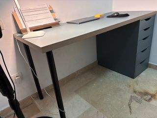 Escritorio IKEA LAGKAPTEN / ALEX – 140 × 60 cm