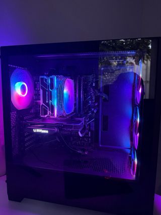 PC Gaming: i5, 32gb RAM, RTX 4060 8gb, SSD 1TB