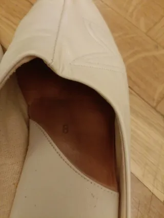 Guantes y zapatillas de piel