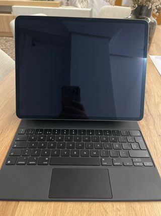iPad Pro 12.9" (2021) con teclado Magic Keyboard