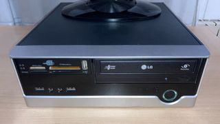 Ordenador Benq Antiguo Teclado y Ratón