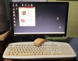 Ordenador Benq Antiguo Teclado y Ratón