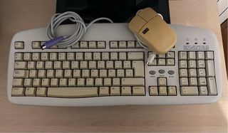 Ordenador Benq Antiguo Teclado y Ratón