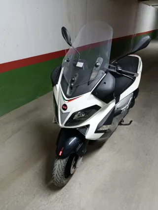 Aprilia Sr Max 125 11kw carnet b.