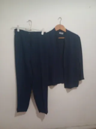 Conjunto azul pantalón y blusa