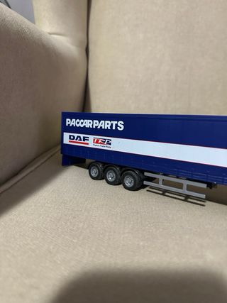 Camión Joal con remolque azul