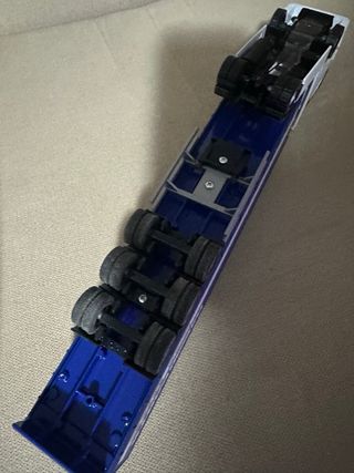 Camión Joal con remolque azul