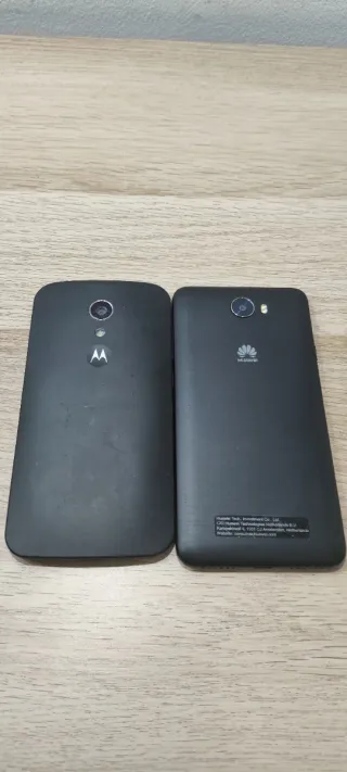 Lote 2 telefoni Huawei Y6 e Motorola Moto G