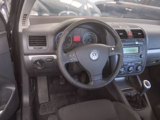 Volkswagen Golf 2004